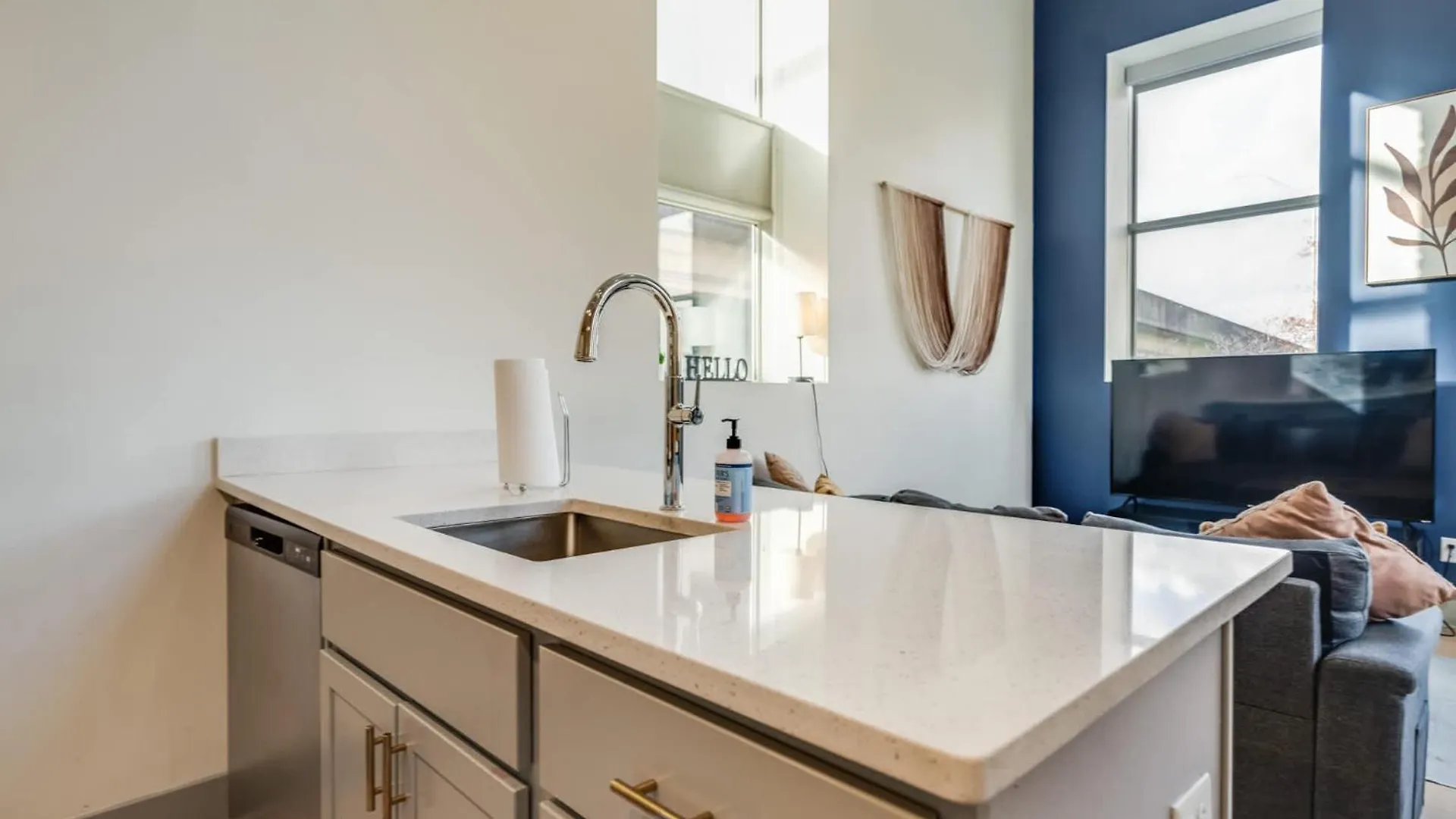 Modern And Cozy 2-Br Loft In Louisville # 201